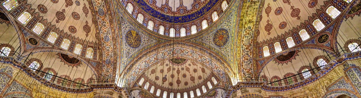 Interior of the Blue Mosque, islamic patterns on the ceiling