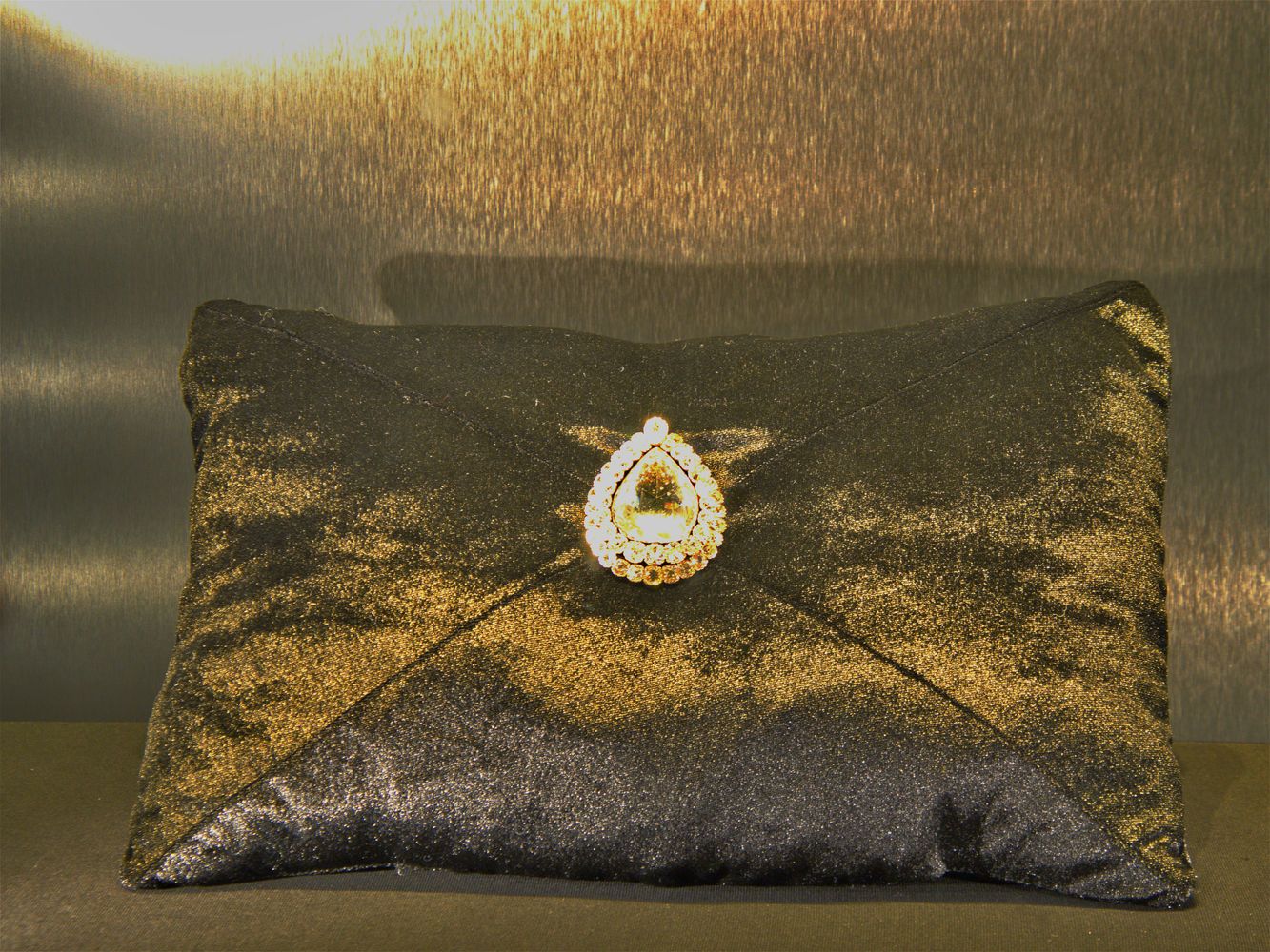 Spoonmakers_Diamond_Topkapi_Palace_(52505698169)-page
