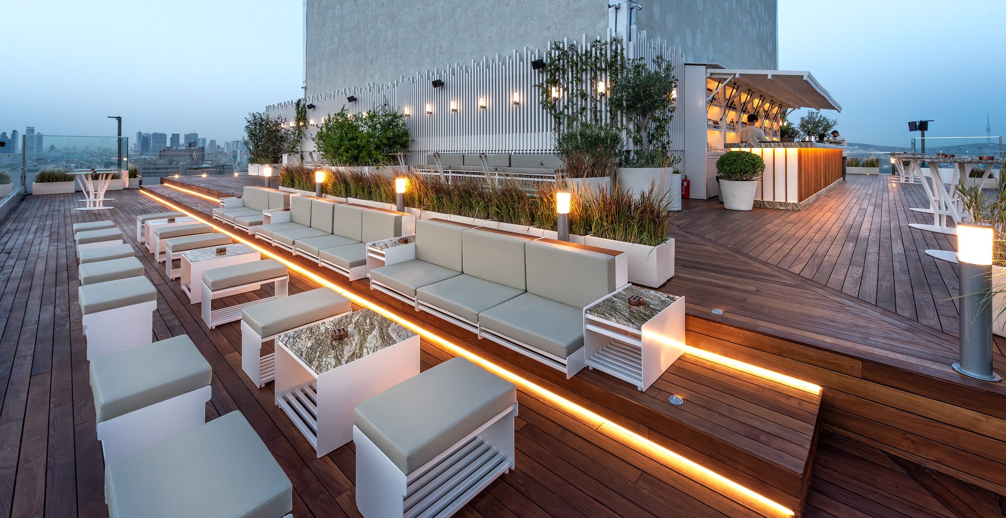 Upperist Lounge