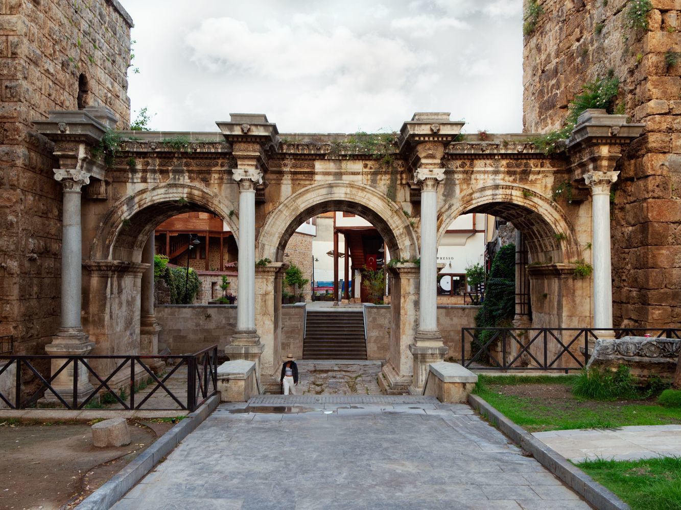 hadrians-gate-antalya-kaleici