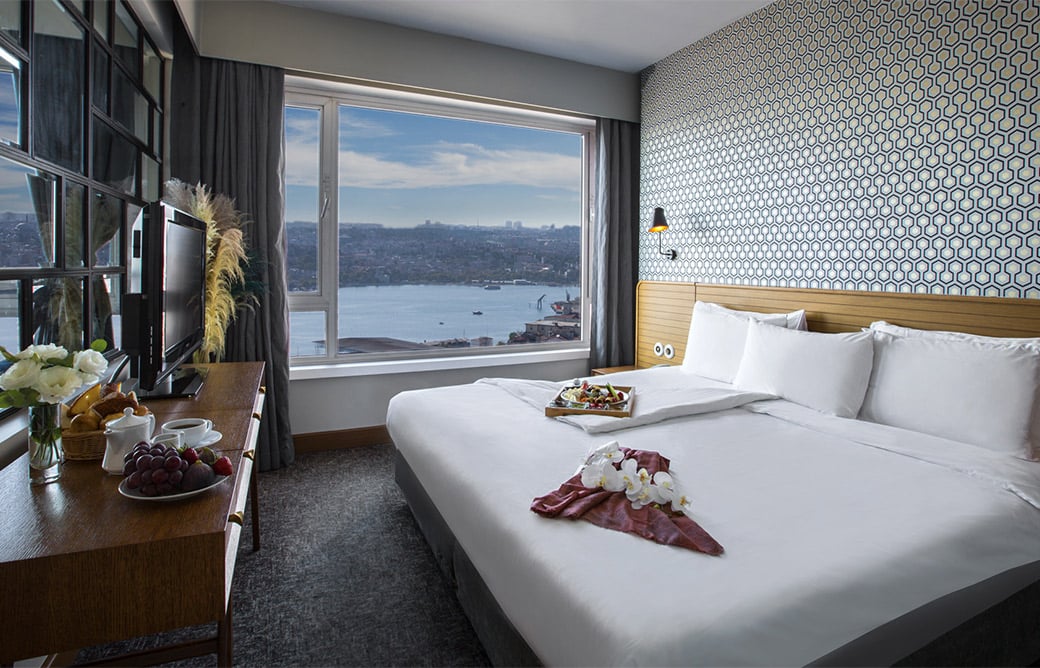 the-marmara-pera-bogaz-manzarali-suit-card3