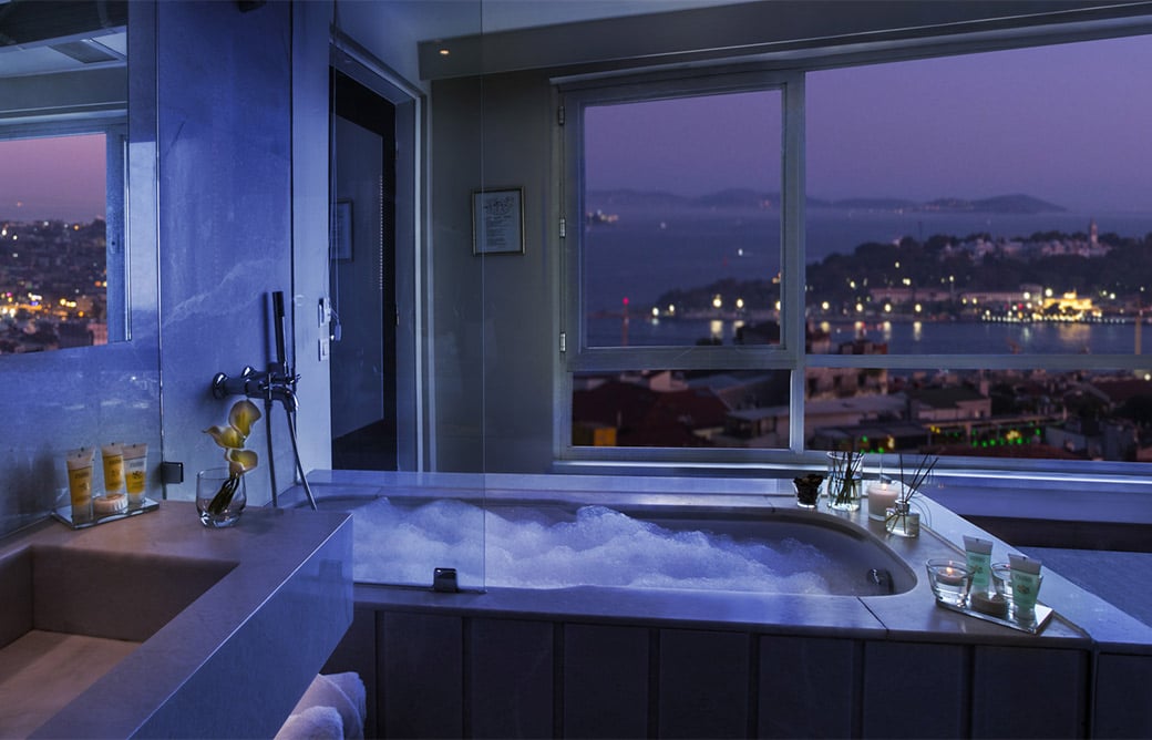 the-marmara-pera-bogaz-manzarali-suit-card4