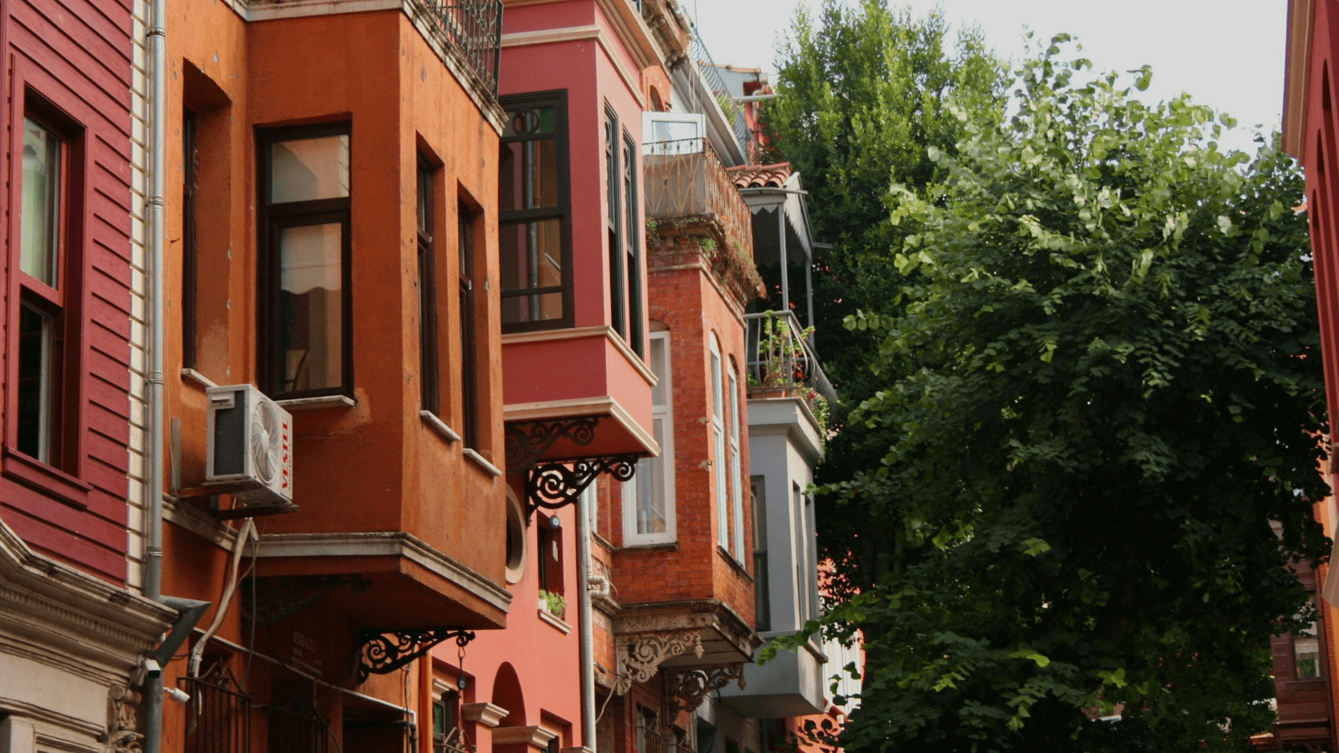 A Refined Weekend from Çamlıca to Kuzguncuk: Bosphorus Views, Culture and Quiet Luxury