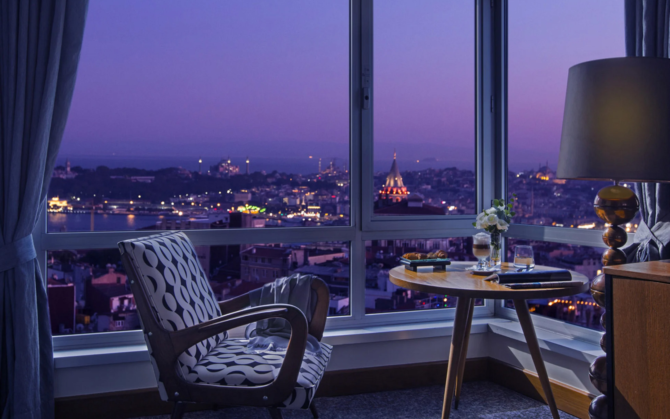 the-marmara-pera-club-deniz-manzarali-oda-banner-d.jpg