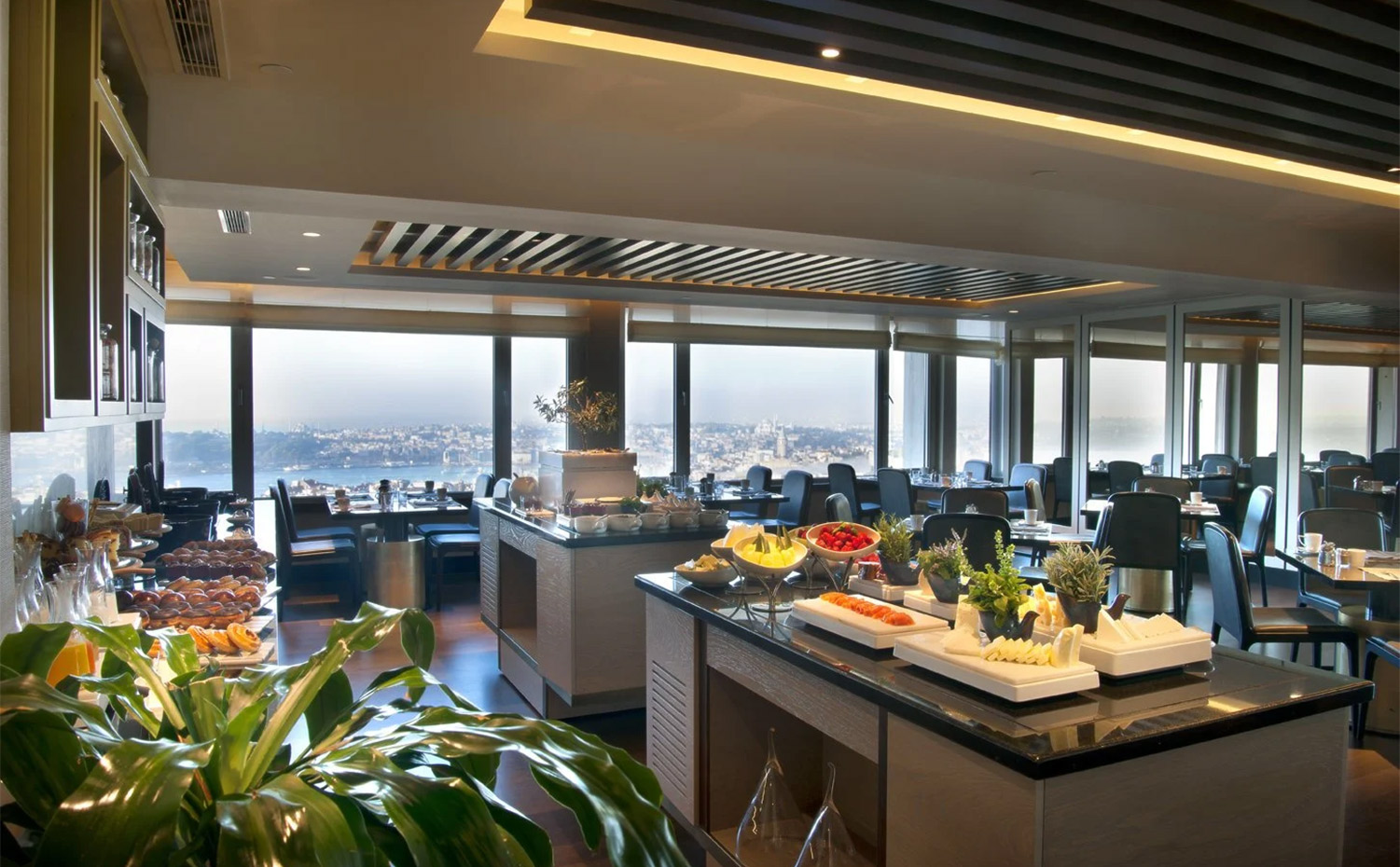 the-marmara-taksim-club-meeting-room-card4.jpg