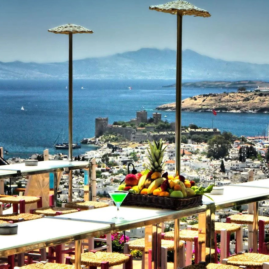 the-marmara-bodrum-pool-bar-detail-card.jpg