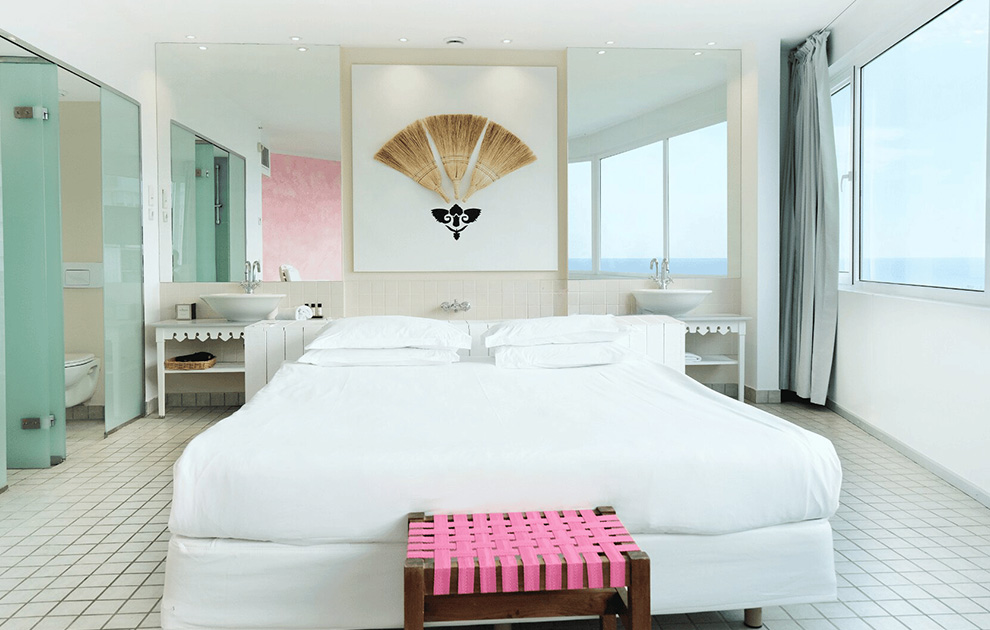 the-marmara-antalya-konaklama-revolving-room-card.jpg