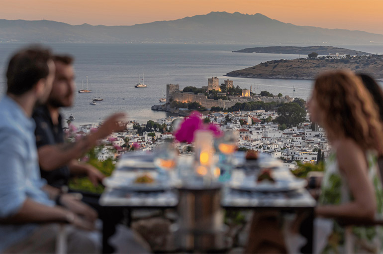the-marmara-hotels-gastronomi-tuti-restoran-list-card.jpg