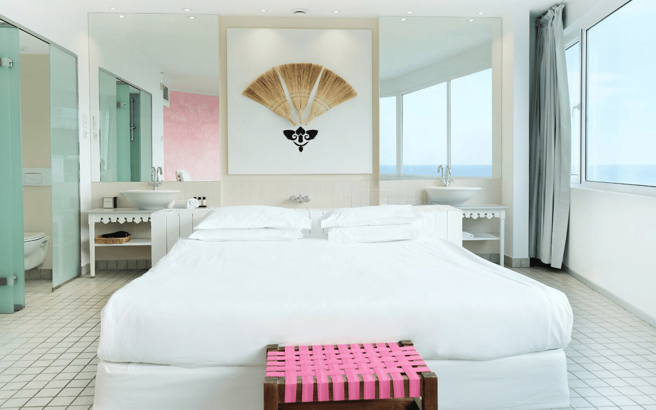 the-marmara-antalya-konaklama-revolving-room-banner-desktop.jpg