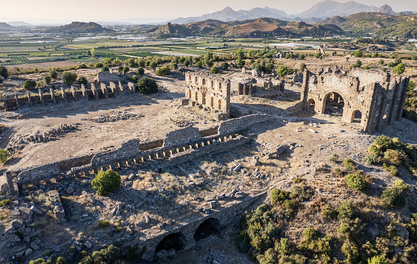 Aspendos Tiyatrosu: Türkiye'de Roma Mimarisinin Zamansız Bir Harikası