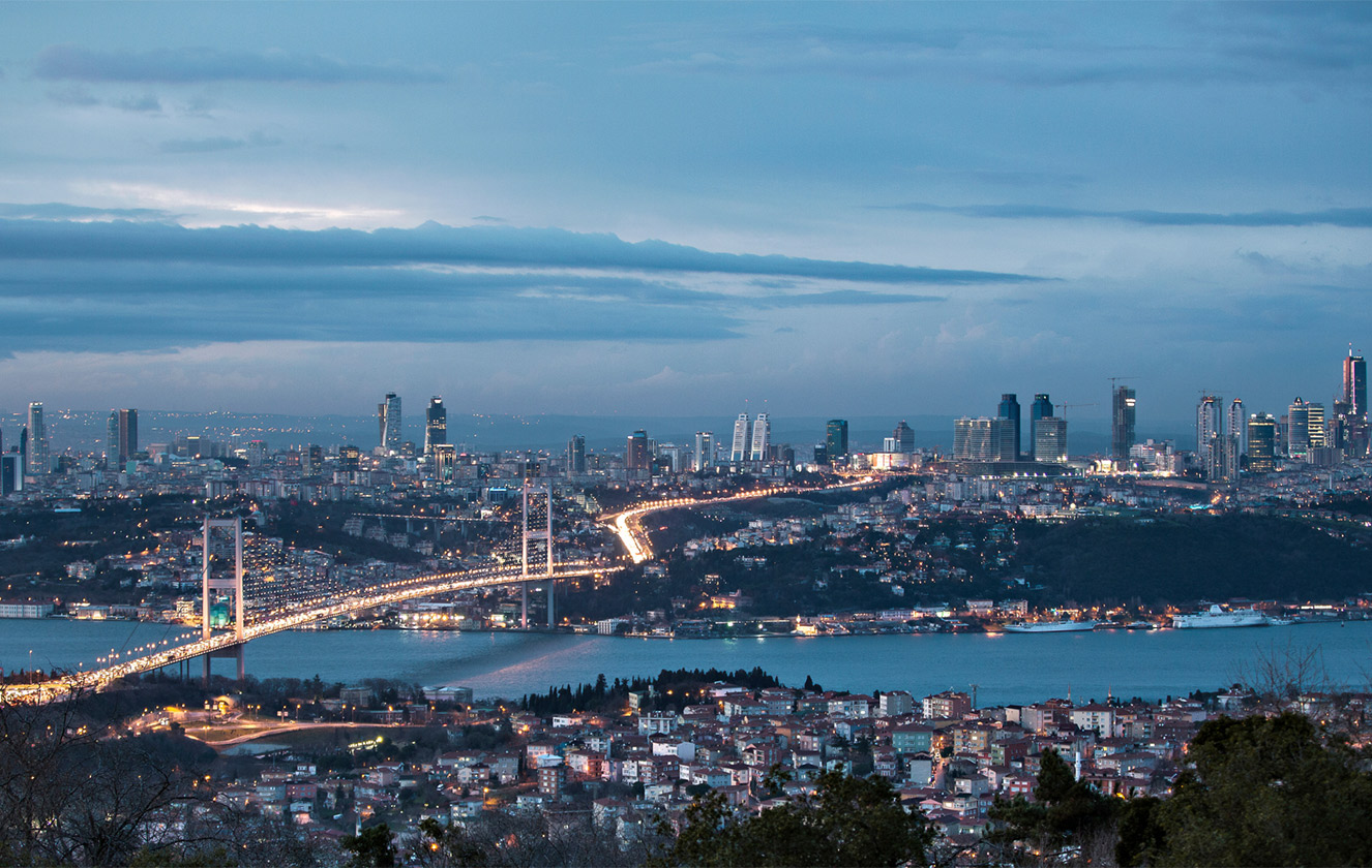 the-marmara-taksim-bogaz-manzarali-agustos-aksami.jpg